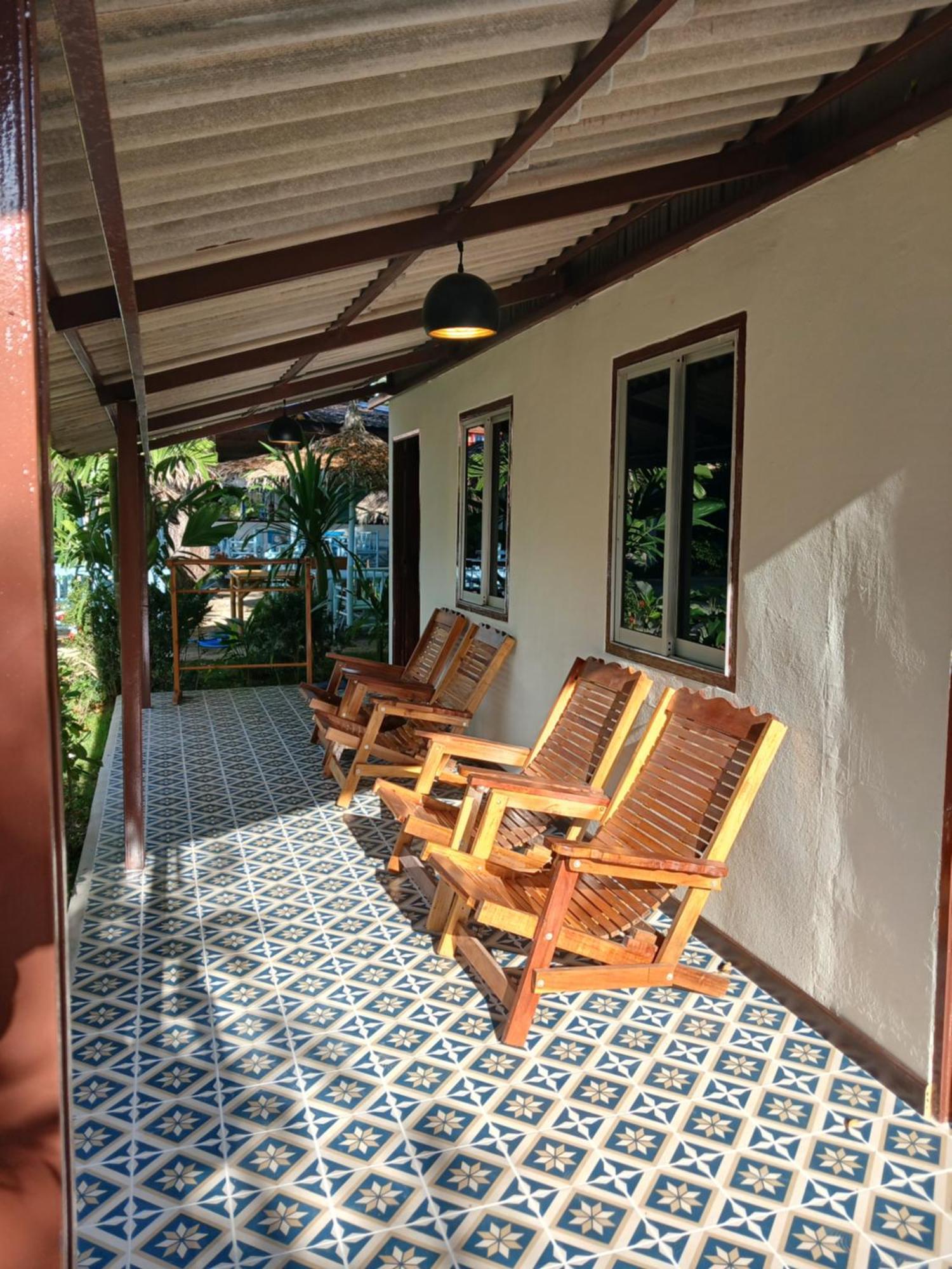 The Blue Gecko Hotel Koh Lanta Exterior photo