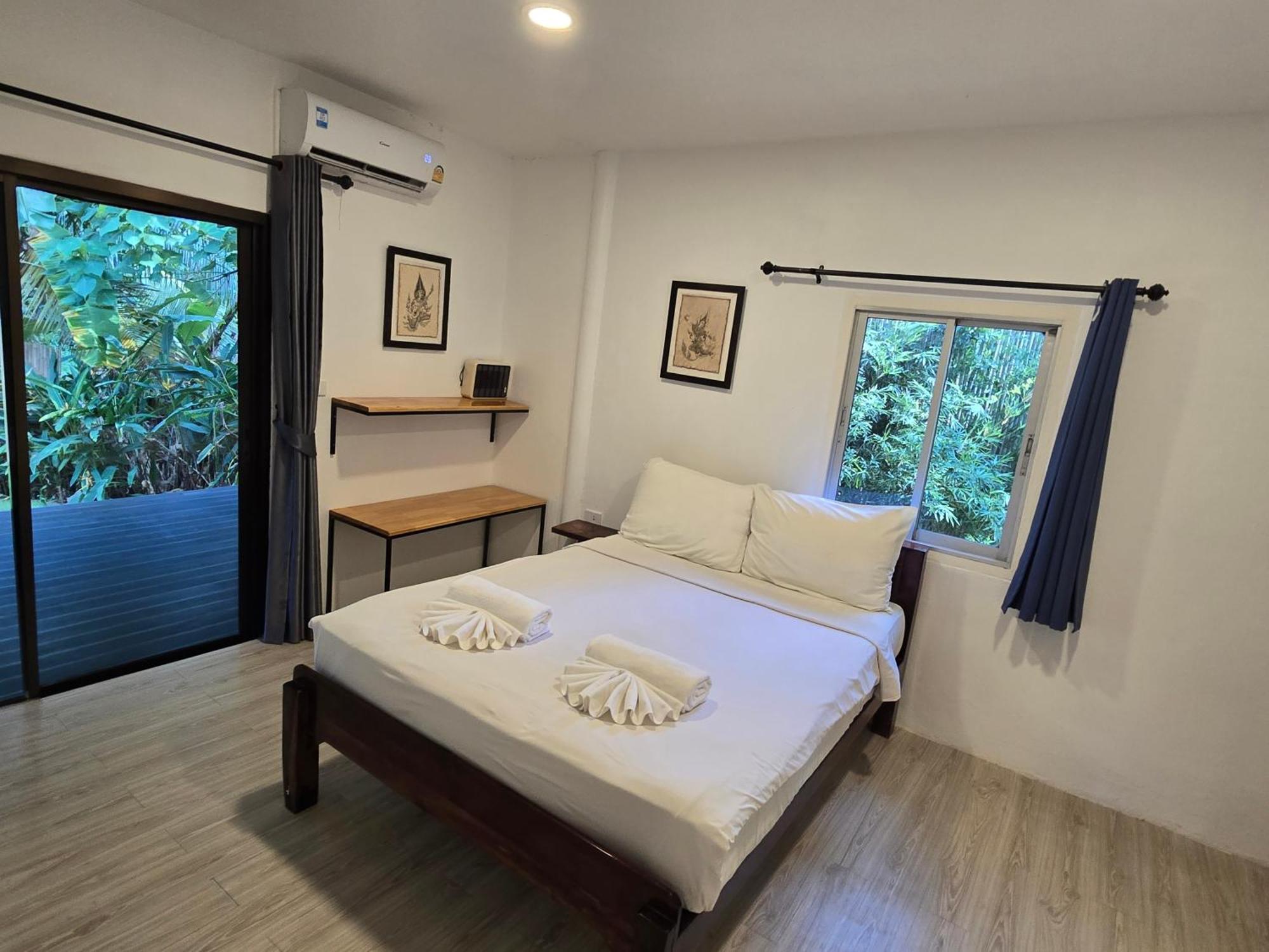 The Blue Gecko Hotel Koh Lanta Exterior photo