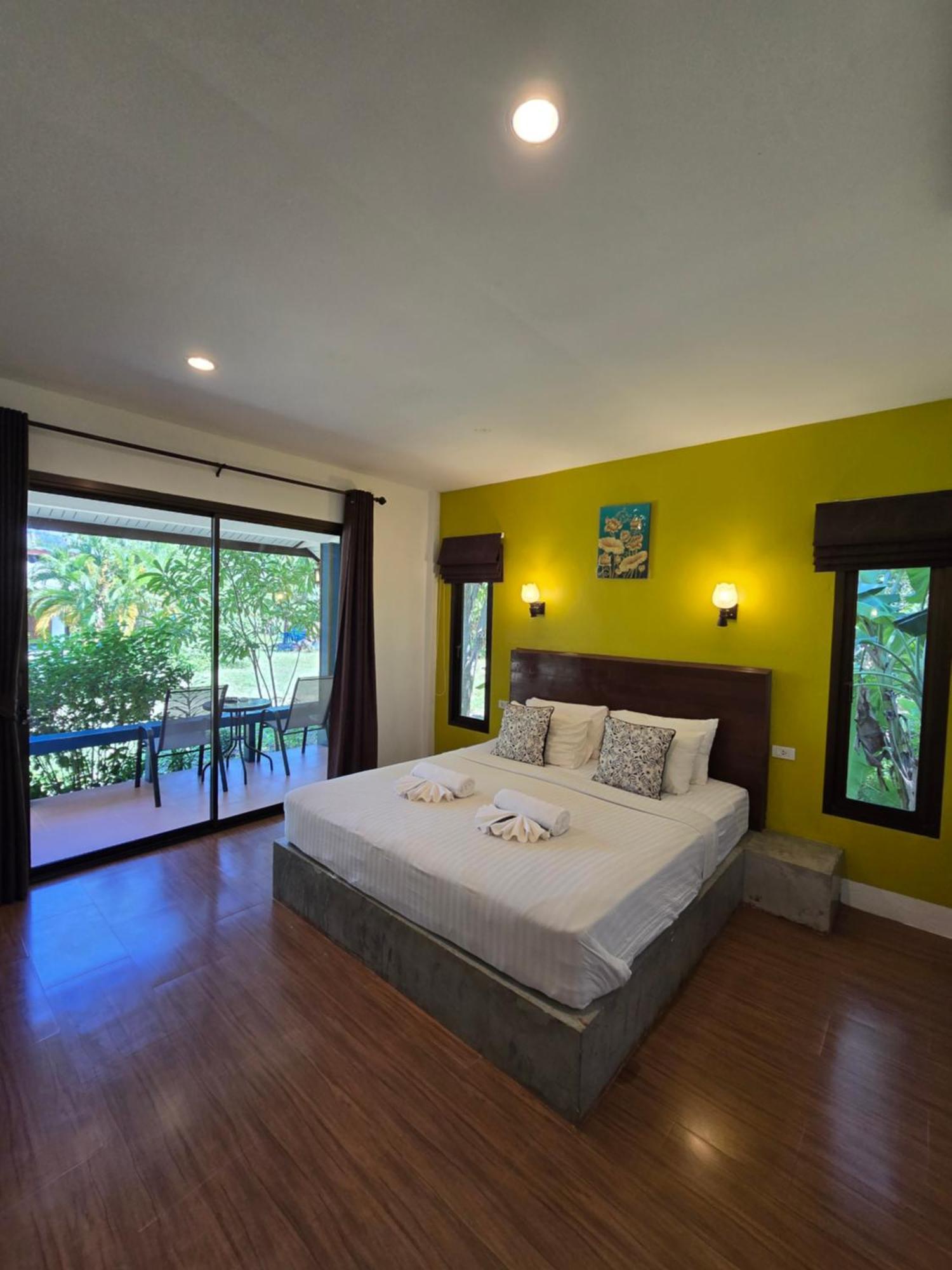 The Blue Gecko Hotel Koh Lanta Exterior photo
