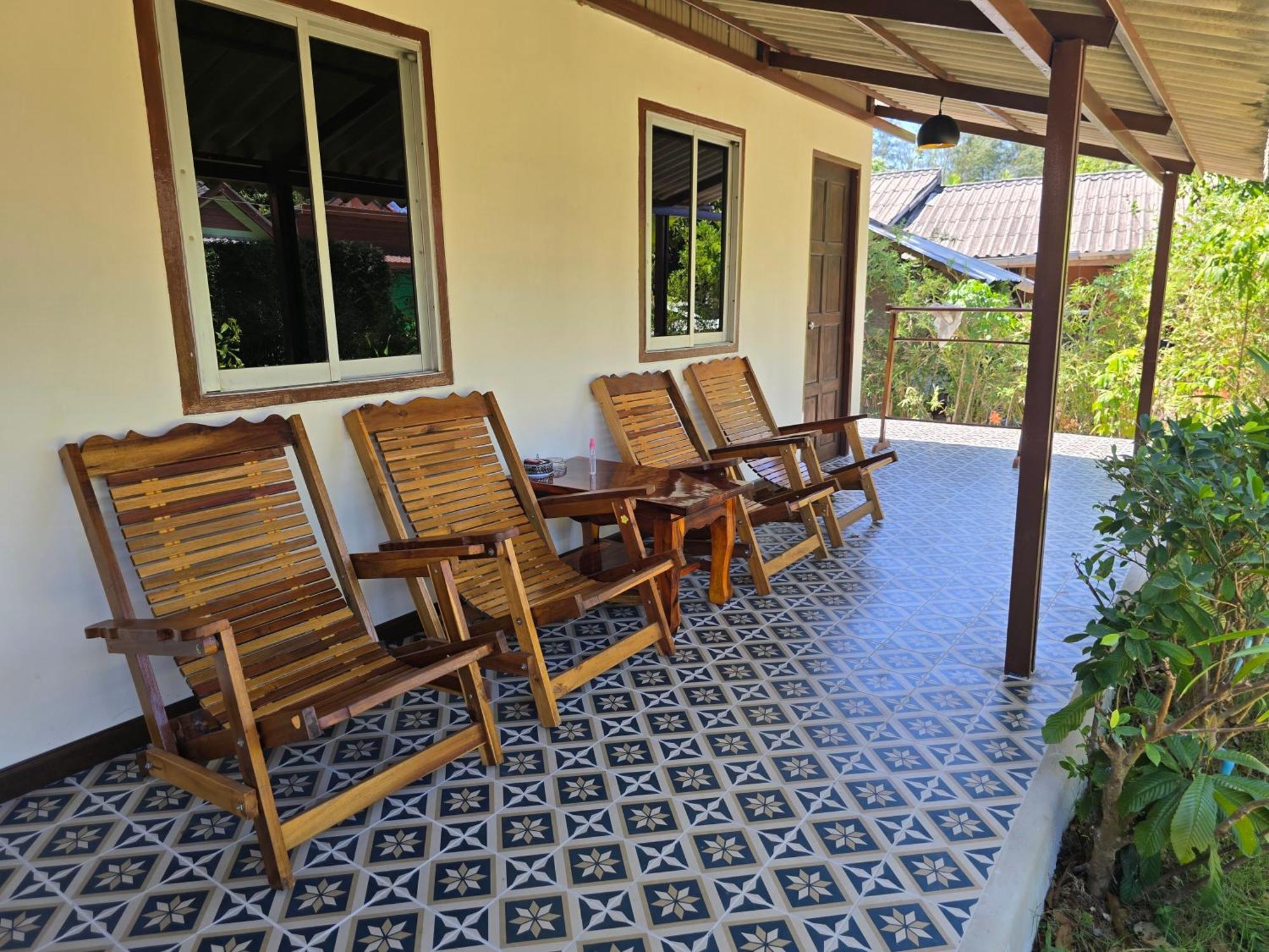 The Blue Gecko Hotel Koh Lanta Exterior photo