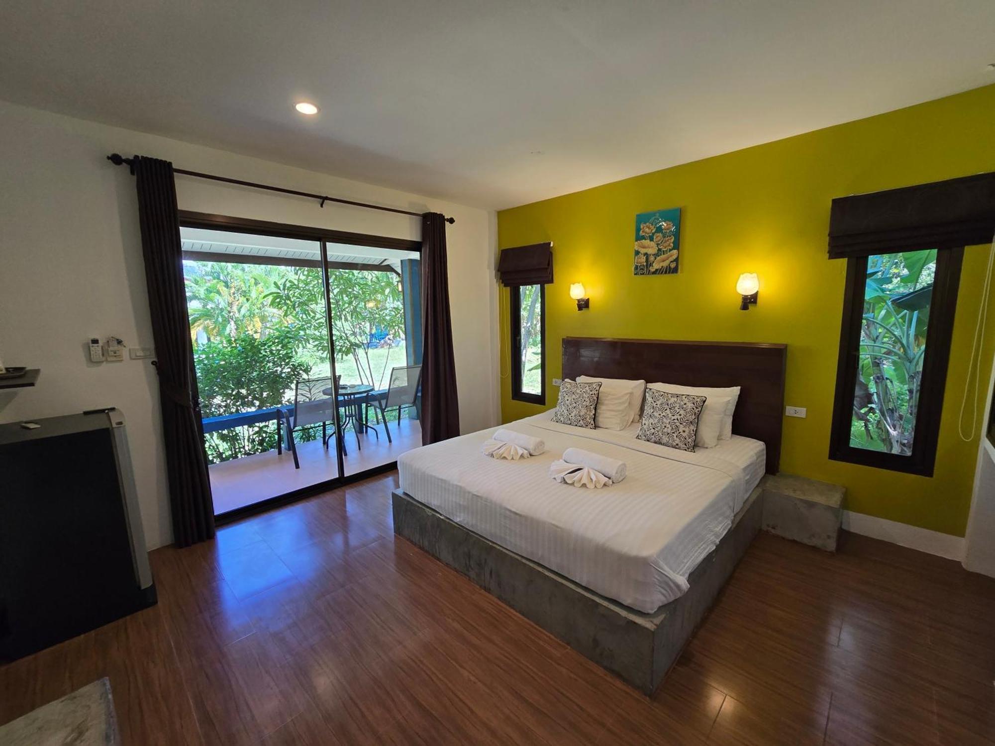 The Blue Gecko Hotel Koh Lanta Exterior photo